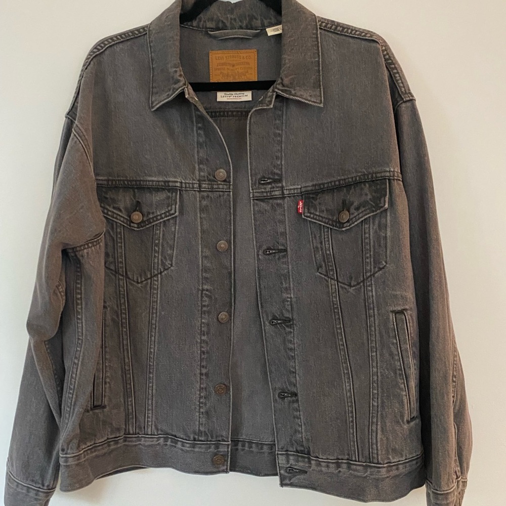 Levi’s premium trucker jacket